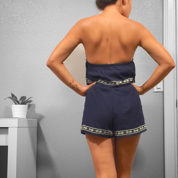 🌻 2 Smalls Left 🌵LF Strapless Romper Set🌻 - Picture 2 of 3