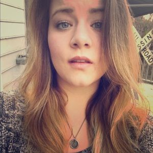 Meet your Posher, Alexis