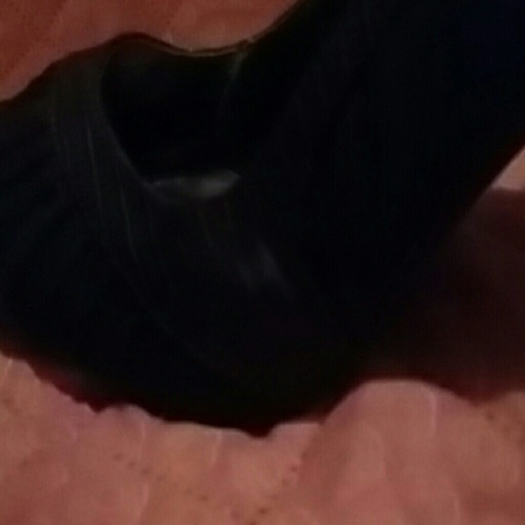 Sold - Picture 3 of 4