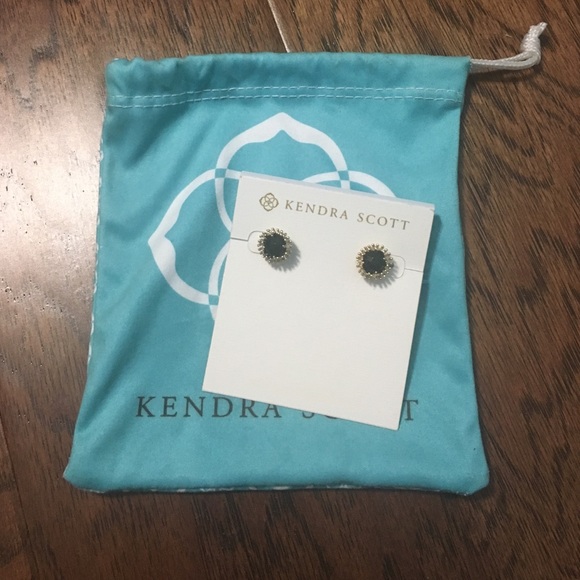 Kendra Scott Stud earrings