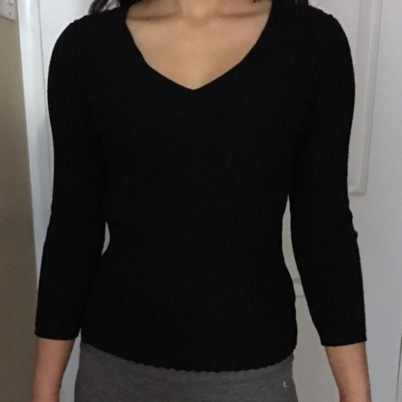 Black  v neck long sleeve top