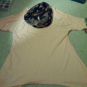 🎀Baby Pink Shirt w/ scarf🎀