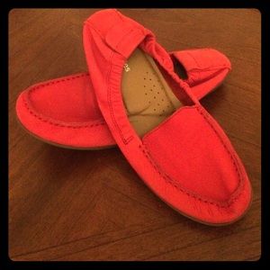 Super Cute Coral Flats