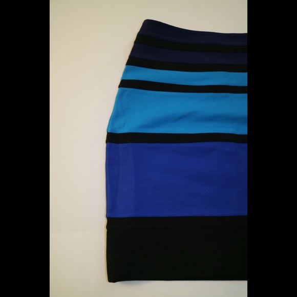 Express Shades of Blue Color Block Skirt NWOT - Picture 2 of 3