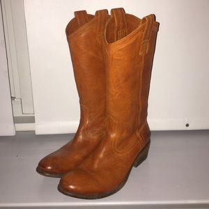 Burnt orange Frye Carson pull-on boot