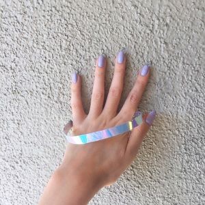 UNIF Jewelry - Opalescent Reflective Holographic Choker UNIF Jewelry - Opalescent Reflective Holographic Choker