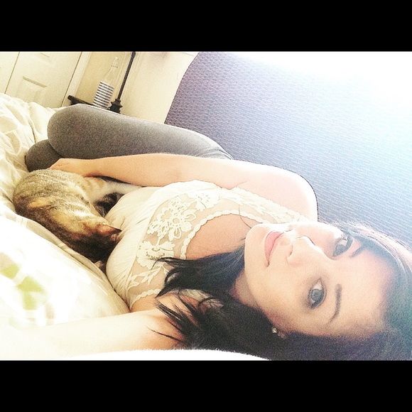 Meet your Posher, Ashley - Picture 4 of 4