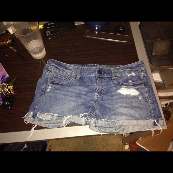 American eagle slightly destroyed shorts