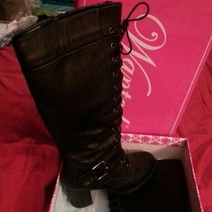 Boots (price lowered)gotta go to much in closet