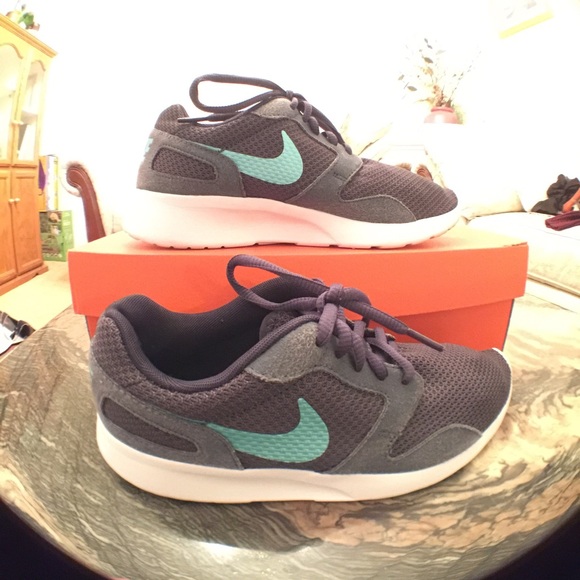NIKE KAISHI womens running shoes 🤗