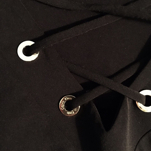 ▪️ Black Lattice Top Chic Dress ▪️ Calvin Klein - Picture 4 of 4