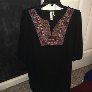 Beautiful dress! Great for any occasion!