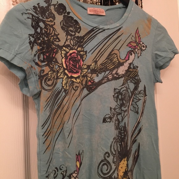 SOLD -Beautiful soft tee! - Picture 4 of 4