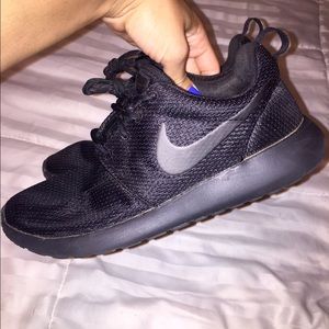 Nike Roshe black