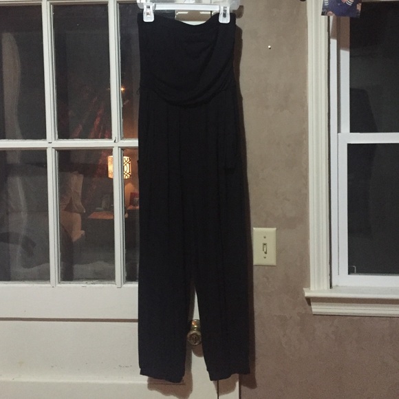 Capri length Black Jumper with Pockets