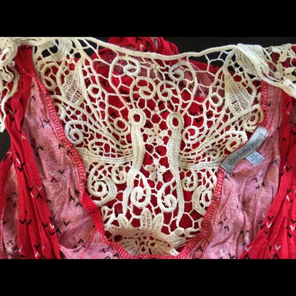 Red tank - Picture 3 of 3