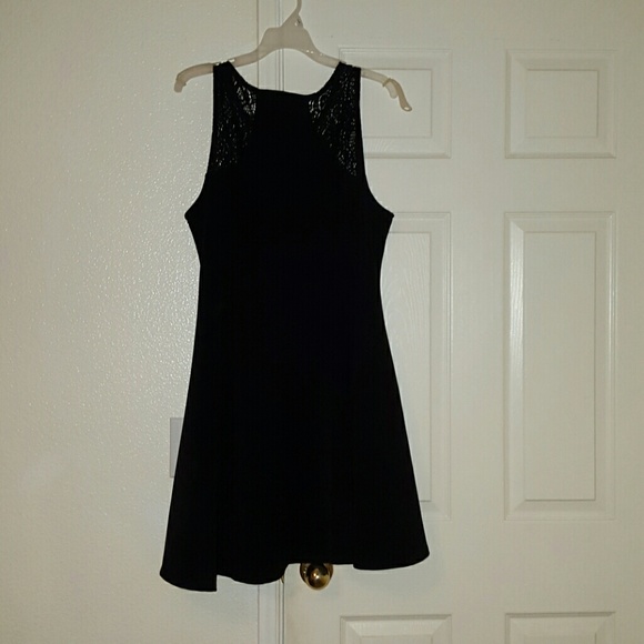 Dress - Picture 3 of 4