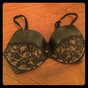 32D Victoria's Secret Bra