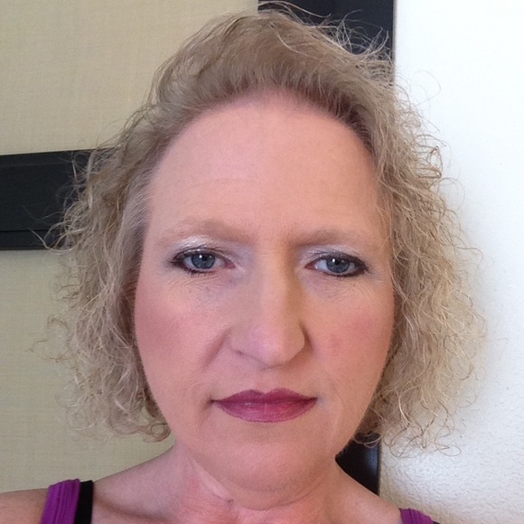 Meet your Posher, Cristi - Picture 1 of 1