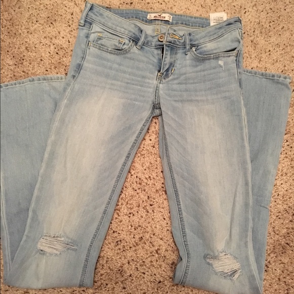 Destroyed bootcut jeans