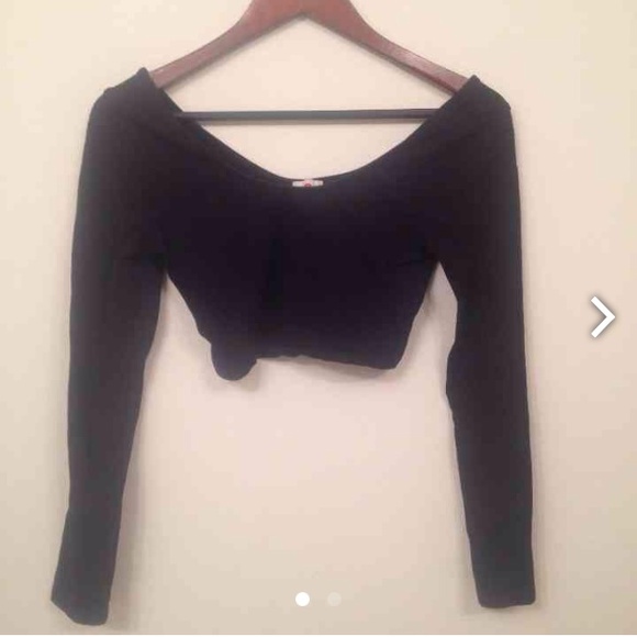 Long sleeve crop top black