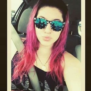 Meet your Posher, Tiffany