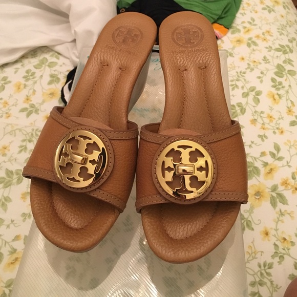 Authentic tory burch wedge used 3x