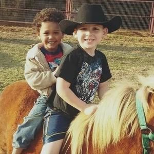 Meet your Posher, Lydia