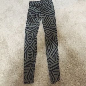 Size 2 green and black Lululemon leggings