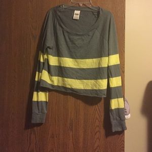 Long sleeve crop top