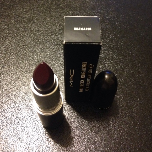 MAC INSTIGATOR matte lipstick NWB!