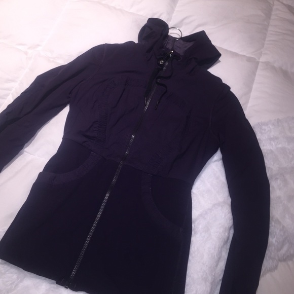 lululemon dance studio 3 jacket size 8!