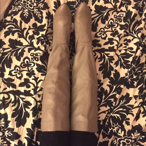 Report Grey Leather Knee-high boots