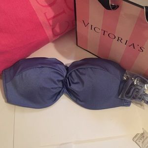 34 B NWT Vs swim top