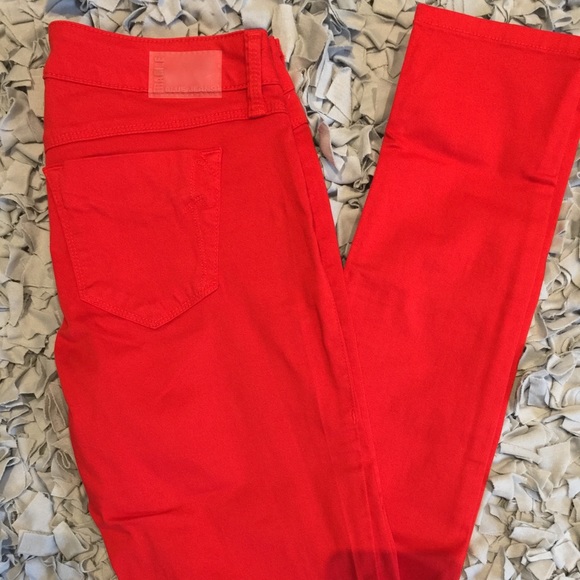Red Jeans - Picture 4 of 4