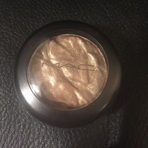 MAC Fairy Whispers Collection Foiled Shadow
