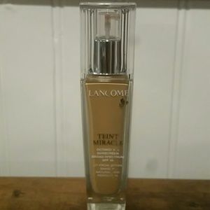 LANCOME TEINT MIRACLE liquid foundation