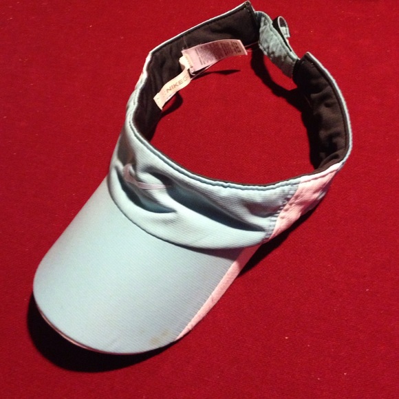 Nike adjustable hat - Picture 2 of 3