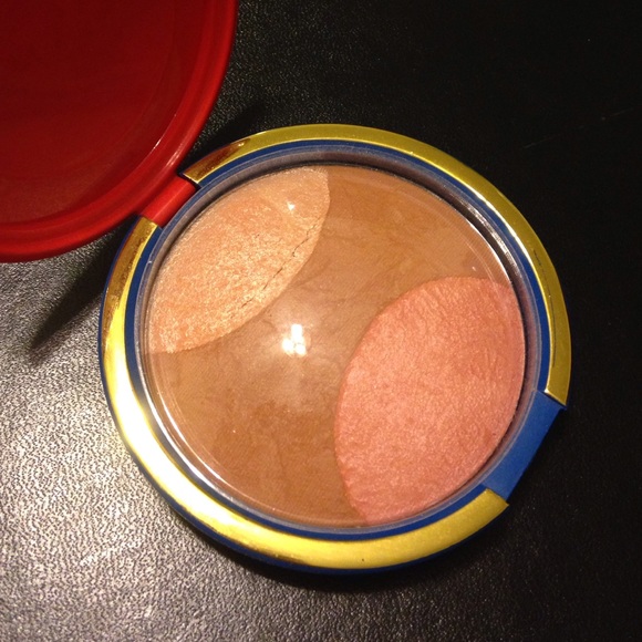 RARE! MAC WONDER WOMAN Pink Power 3 in 1 bronzer