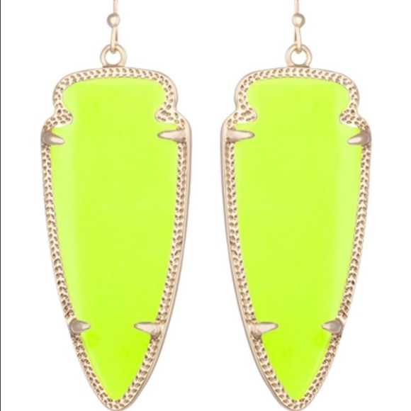 Kendra Scott Jewelry - Kendra Scott neon green skylars earrings RARE