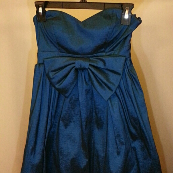 Dress - Picture 1 of 3