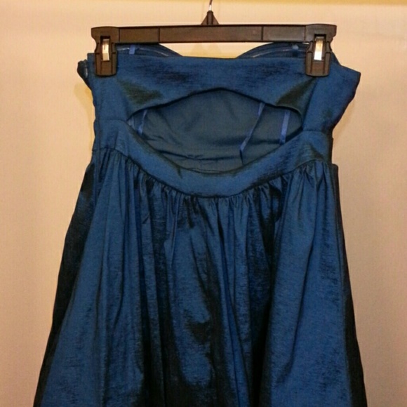 Dress - Picture 2 of 3