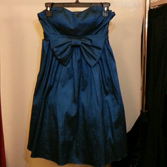 Dress - Picture 3 of 3