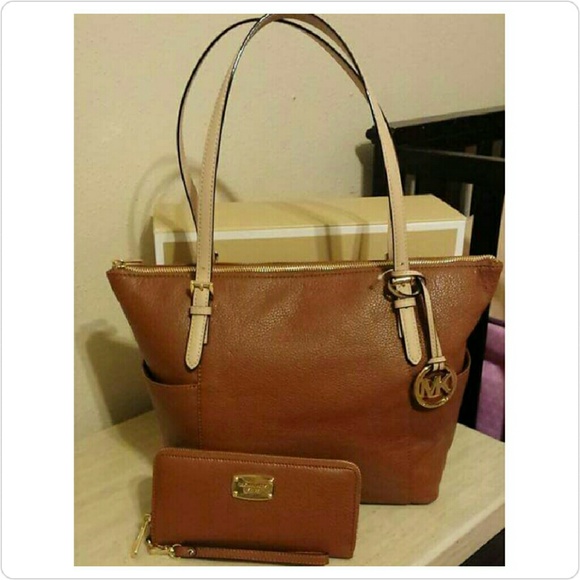 Michael Kors EW Jet Set - Picture 1 of 1