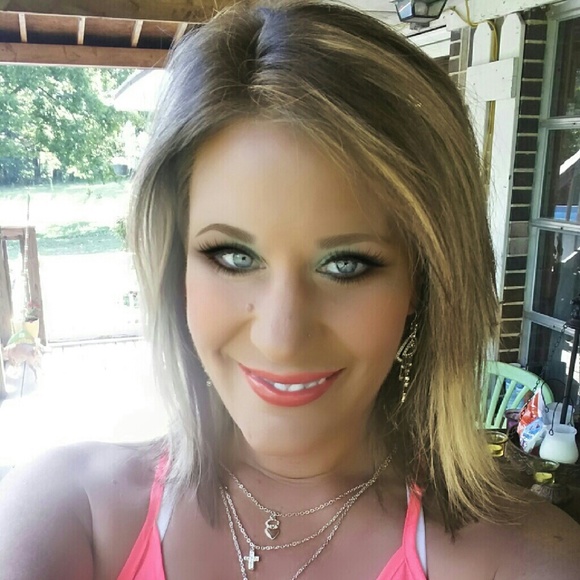 Meet your Posher, Shandra - Picture 2 of 2