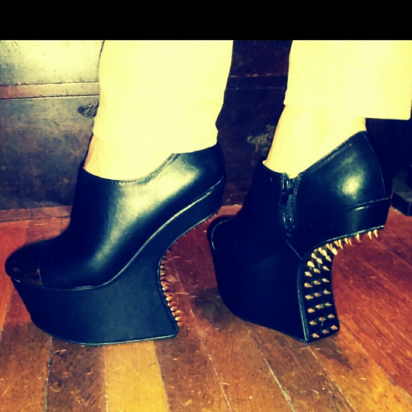 The Most Fabulous Shoes Ever!!! Size 7!!!⤵💲⤵💲⤵ - Picture 2 of 3