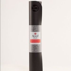 Lululemon yoga mat BLACK