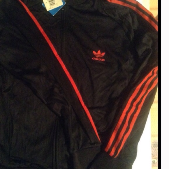 Adidas track top with tag✨✨❤️Sale✨❤️ large