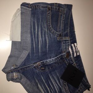 One Teaspoon Shorts - One Teaspoon Vintage Darkies Bandit 26 NWT One Teaspoon Shorts - One Teaspoon Vintage Darkies Bandit 26 NWT
