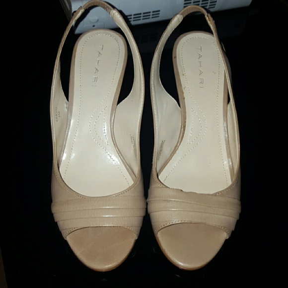 Light Tan open tie low heels 1 time use - Picture 2 of 3